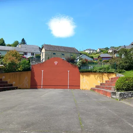 Apartament Lacampana106 *